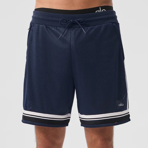 Alo Yoga 7" Key Mesh Basketball Short in Navy - Picture 1 of 4